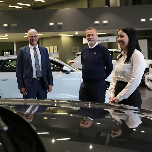 Pör­höl­lä asiakas on kes­kiös­sä – Suomen par­haas­ta asia­kas­pal­ve­lus­ta to­dis­taa myös tuore Auto Bild Suomen tut­ki­mus