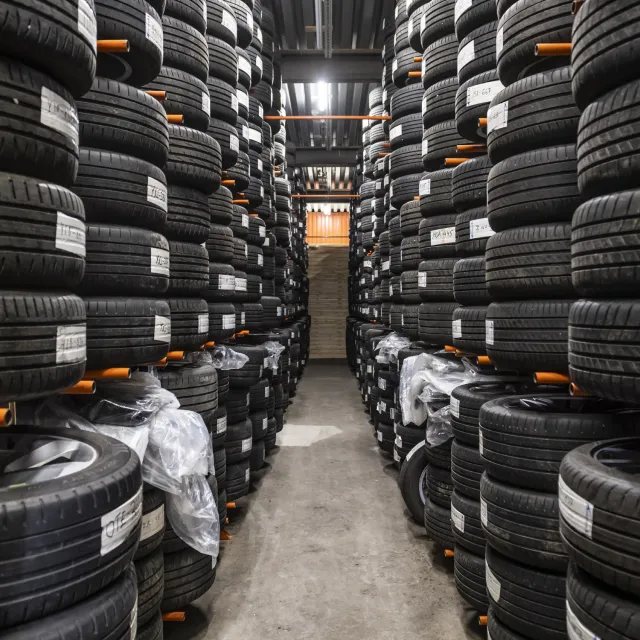 Renkaiden kausisäilytys rengashotellissa 49€/kausi