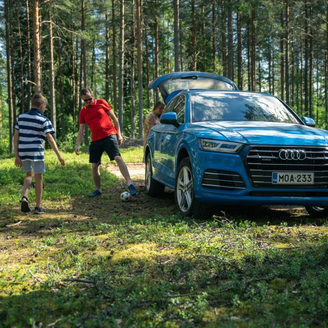 Sähkö, hybridi vai polttomoottori? Oikea auto löytyy arjen tarpeista