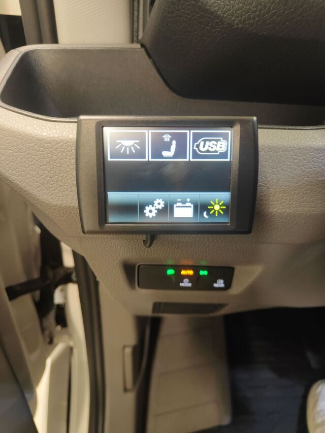 Volkswagen Crafter 2025 CRAFTER , 2,0 TDI 103 kW 8at, 3640 – GL VIP 1+8 Carsport Esteetön Taksi. " Heti toimitukseen"