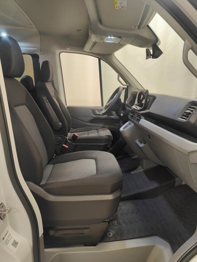 Volkswagen Crafter 2025 CRAFTER , 2,0 TDI 103 kW 8at, 3640 – GL VIP 1+8 Carsport Esteetön Taksi. " Heti toimitukseen"