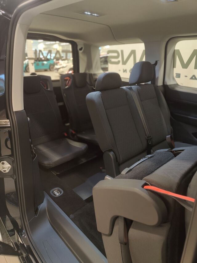 Volkswagen Caddy Maxi 2025 Life Business 2,0 TDI 90kW DSG " Tamlans matalalattia Mega " heti toimitukseen