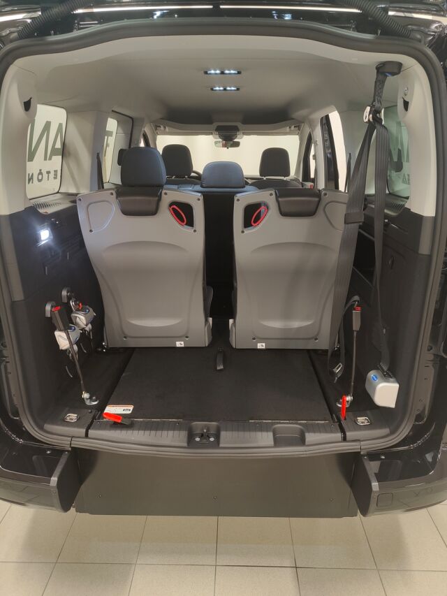 Volkswagen Caddy Maxi 2025 Life Business 2,0 TDI 90kW DSG " Tamlans matalalattia Mega " heti toimitukseen