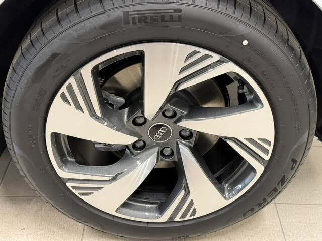 Audi Q6 e-tron 2026 quattro S line,  Takuu 5-vuotta / 100.000 km
