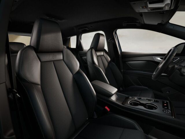 Audi Q4 e-tron 2027 Q4 e-tron quattro performance, Tulossa syyskuun toimitukseen.