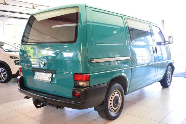 VOLKSWAGEN Transporter 2001 umpipakettiauto, classic 2,4 D 55kW av.2920