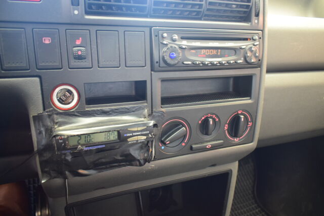 VOLKSWAGEN Transporter 2001 umpipakettiauto, classic 2,4 D 55kW av.2920