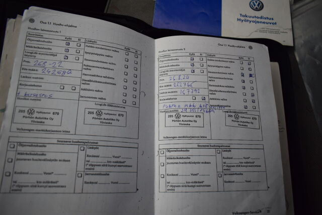 VOLKSWAGEN Transporter 2001 umpipakettiauto, classic 2,4 D 55kW av.2920