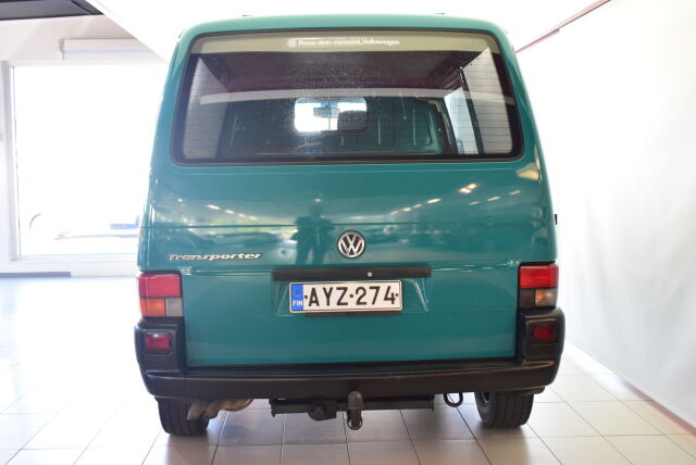 VOLKSWAGEN Transporter 2001 umpipakettiauto, classic 2,4 D 55kW av.2920