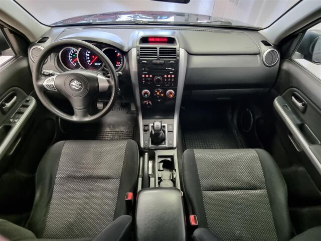 SUZUKI Grand Vitara 2007 2,0 JLX / 1. omistaja / Vetokoukku / Autom. ilmastointi /