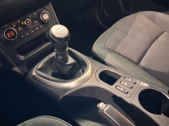 NISSAN Qashqai 2012 1,6dCi DPF Stop / Start System Acenta 2WD 6M/T Roof MY12