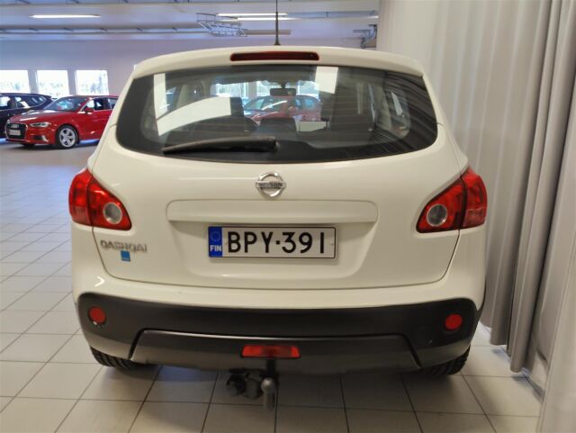 NISSAN Qashqai 2009 1,6 Visia 5MT 4x2