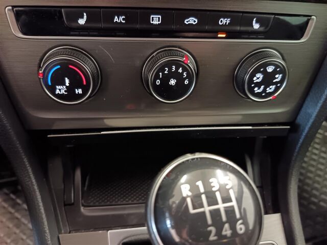 VOLKSWAGEN Golf 2013 Variant Comfortline 1,2 TSI 77 kW (105 hv) BlueMotion Technology
