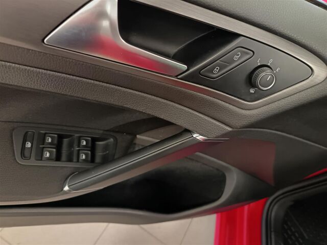 VOLKSWAGEN Golf 2013 Variant Comfortline 1,2 TSI 77 kW (105 hv) BlueMotion Technology