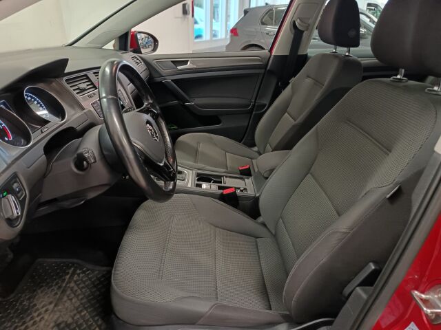 VOLKSWAGEN Golf 2013 Variant Comfortline 1,6 TDI 77 kW (105 hv) BMT DSG-aut.**1-OM TARKASTI PIDETTY HUIPPUYKSILÖ*