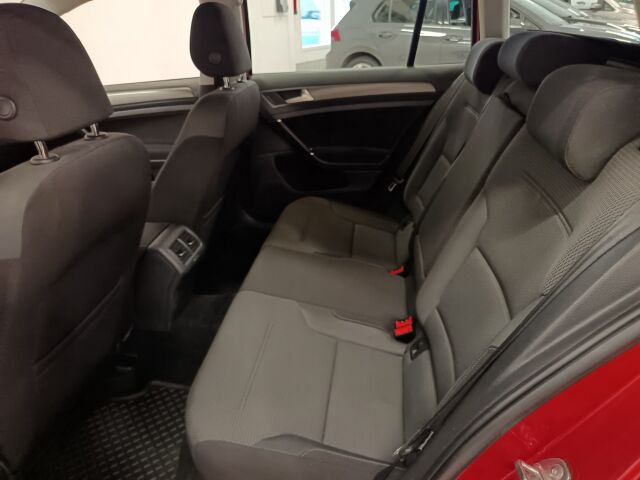 VOLKSWAGEN Golf 2013 Variant Comfortline 1,6 TDI 77 kW (105 hv) BMT DSG-aut.**1-OM TARKASTI PIDETTY HUIPPUYKSILÖ*