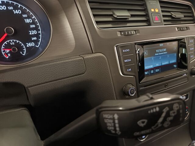 VOLKSWAGEN Golf 2013 Variant Comfortline 1,6 TDI 77 kW (105 hv) BMT DSG-aut.**1-OM TARKASTI PIDETTY HUIPPUYKSILÖ*