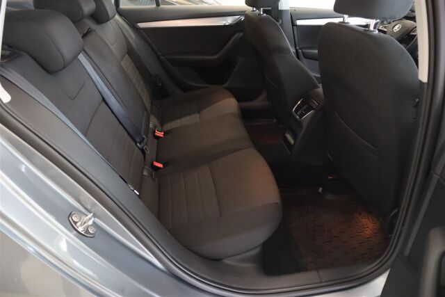 SKODA Octavia 2014 Combi 1,4 TSI Elegance DSG Autom.