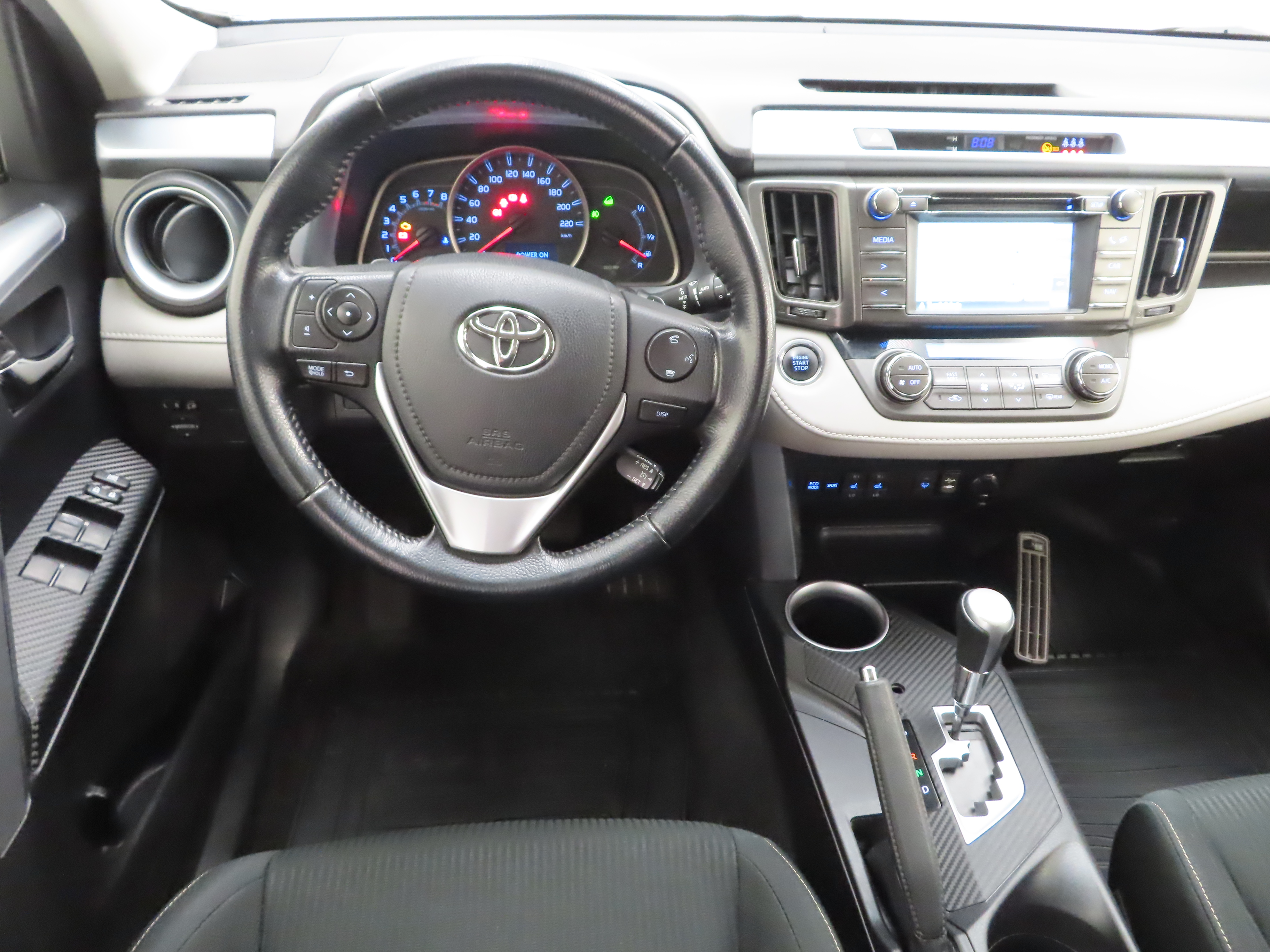 Toyota RAV4 2015, kuva 7/9