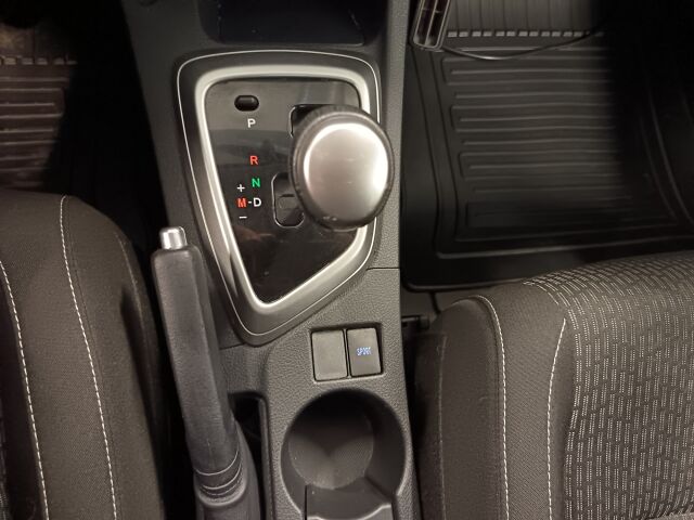 TOYOTA Auris 2015 Touring Sports 1,6 Valvematic Active Edition Multidrive S **FARKKU JOKA KESTÄÄ JA KESTÄÄ....