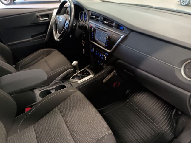 TOYOTA Auris 2015 Touring Sports 1,6 Valvematic Active Edition Multidrive S **FARKKU JOKA KESTÄÄ JA KESTÄÄ....