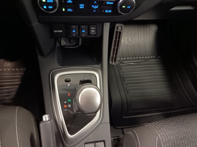 TOYOTA Auris 2015 Touring Sports 1,6 Valvematic Active Edition Multidrive S **FARKKU JOKA KESTÄÄ JA KESTÄÄ....