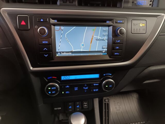 TOYOTA Auris 2015 Touring Sports 1,6 Valvematic Active Edition Multidrive S **FARKKU JOKA KESTÄÄ JA KESTÄÄ....