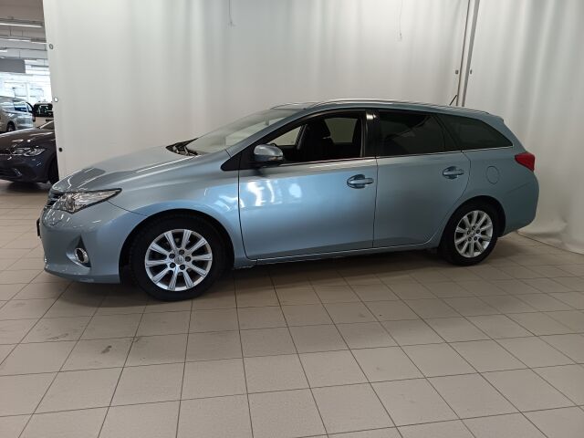 TOYOTA Auris 2015 Touring Sports 1,6 Valvematic Active Edition Multidrive S **FARKKU JOKA KESTÄÄ JA KESTÄÄ....