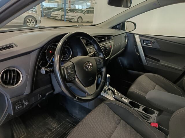 TOYOTA Auris 2015 Touring Sports 1,6 Valvematic Active Edition Multidrive S **FARKKU JOKA KESTÄÄ JA KESTÄÄ....