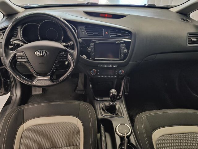 KIA cee'd 2015 1,6 ISG EX SW EcoDynamics  * Vetokoukku, Navi *