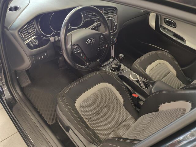 KIA cee'd 2015 1,6 ISG EX SW EcoDynamics  * Vetokoukku, Navi *