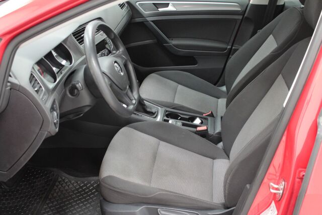VOLKSWAGEN Golf 2015 Variant Trendline 1,2 TSI 63 kW (85 hv) BlueMotion Technology