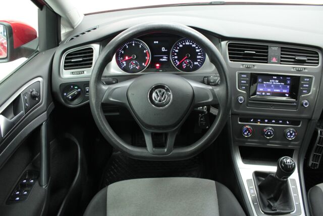 VOLKSWAGEN Golf 2015 Variant Trendline 1,2 TSI 63 kW (85 hv) BlueMotion Technology