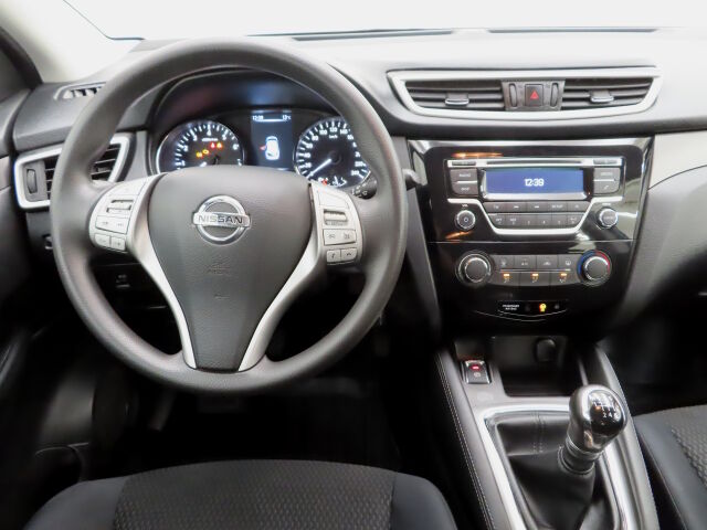 Nissan Qashqai 2015 DIG-T 115 Visia 2WD 6M/T