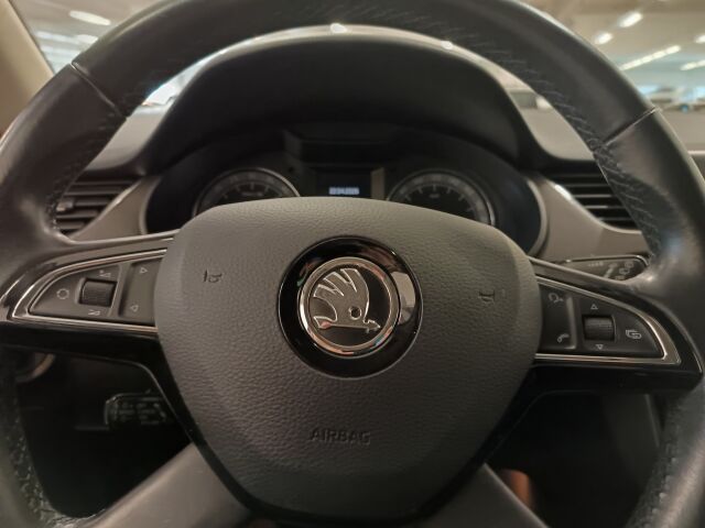 SKODA Octavia 2015 Combi 2,0 TDI 184 4x4 L&K DSG Autom.**HIENO NELIKKO HUIPPUVARUSTEILLA*