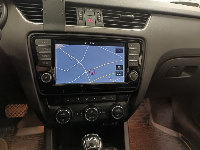 SKODA Octavia 2015 Combi 2,0 TDI 184 4x4 L&K DSG Autom.**HIENO NELIKKO HUIPPUVARUSTEILLA*