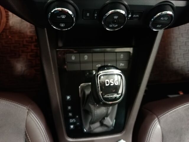 SKODA Octavia 2015 Combi 2,0 TDI 184 4x4 L&K DSG Autom.**HIENO NELIKKO HUIPPUVARUSTEILLA*