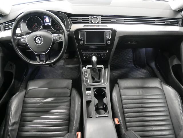 VOLKSWAGEN Passat 2015 Variant Highline 2,0 TDI 110 kW (150 hv) DSG-automaatti