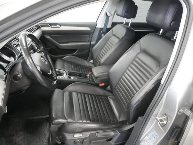VOLKSWAGEN Passat 2015 Variant Highline 2,0 TDI 110 kW (150 hv) DSG-automaatti