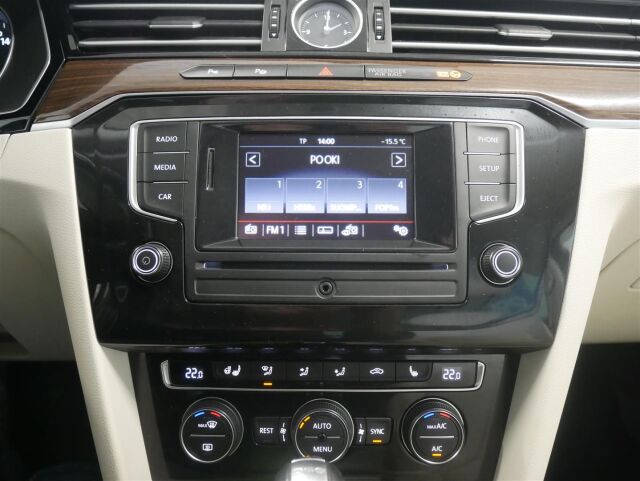 VOLKSWAGEN Passat 2015 Sedan Highline 1,4 TSI 110 kW (150 hv) ACT DSG-automaatti