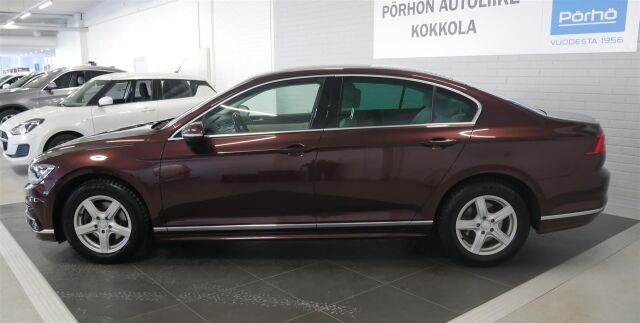 VOLKSWAGEN Passat 2015 Sedan Highline 1,4 TSI 110 kW (150 hv) ACT DSG-automaatti