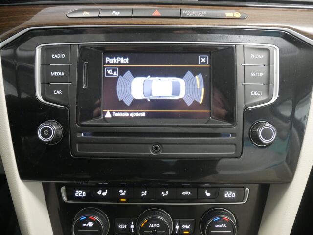 VOLKSWAGEN Passat 2015 Sedan Highline 1,4 TSI 110 kW (150 hv) ACT DSG-automaatti