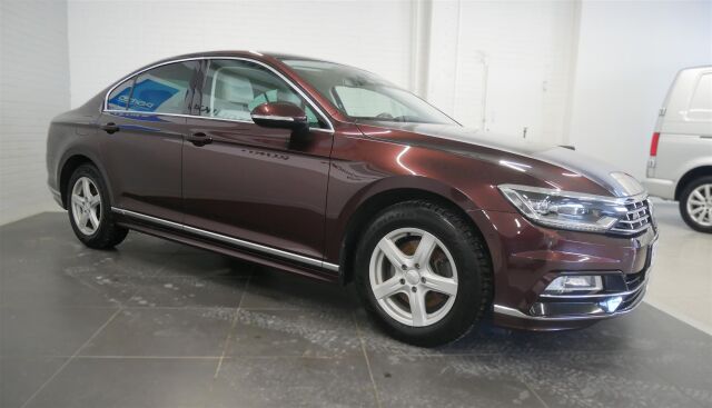 VOLKSWAGEN Passat 2015 Sedan Highline 1,4 TSI 110 kW (150 hv) ACT DSG-automaatti