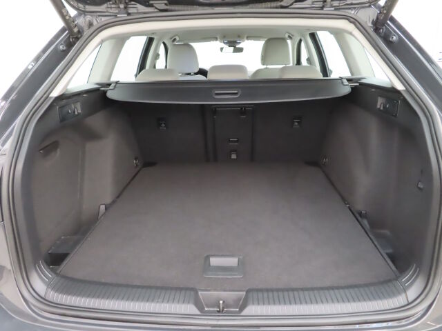 Volkswagen Golf 2022 Variant Comfort Business 1,0 eTSI (MHEV) 81 kW DSG-automaatti