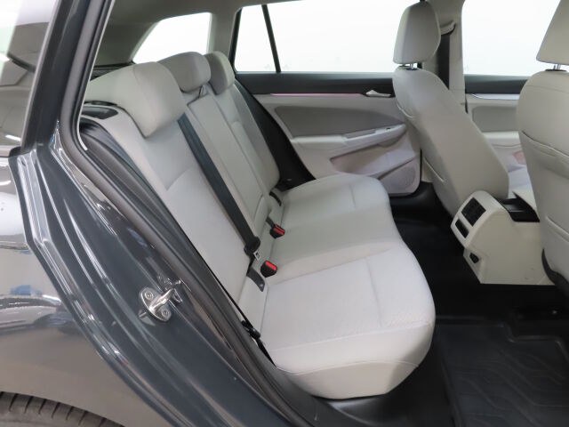 Volkswagen Golf 2022 Variant Comfort Business 1,0 eTSI (MHEV) 81 kW DSG-automaatti