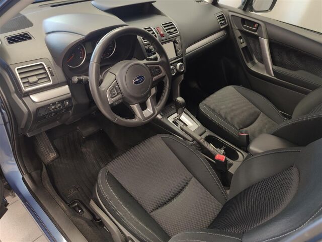 SUBARU Forester 2016 2,0i X CVT