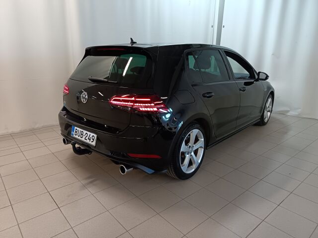 VOLKSWAGEN Golf 2017 GTI 2,0 TSI 169 kW (230 hv) DSG-aut. **NYT ON HARVINAISTA HERKKUA**