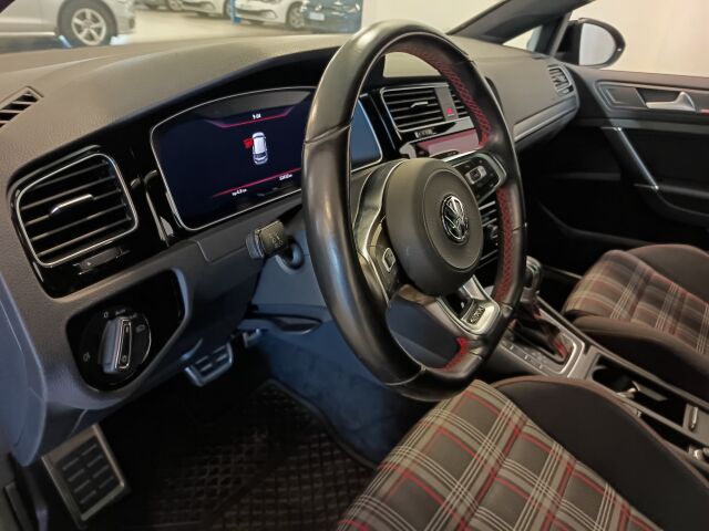 VOLKSWAGEN Golf 2017 GTI 2,0 TSI 169 kW (230 hv) DSG-aut. **NYT ON HARVINAISTA HERKKUA**
