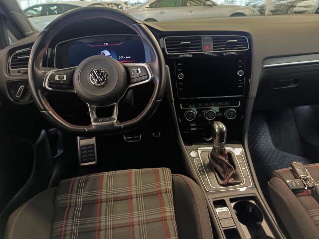 VOLKSWAGEN Golf 2017 GTI 2,0 TSI 169 kW (230 hv) DSG-aut. **NYT ON HARVINAISTA HERKKUA**