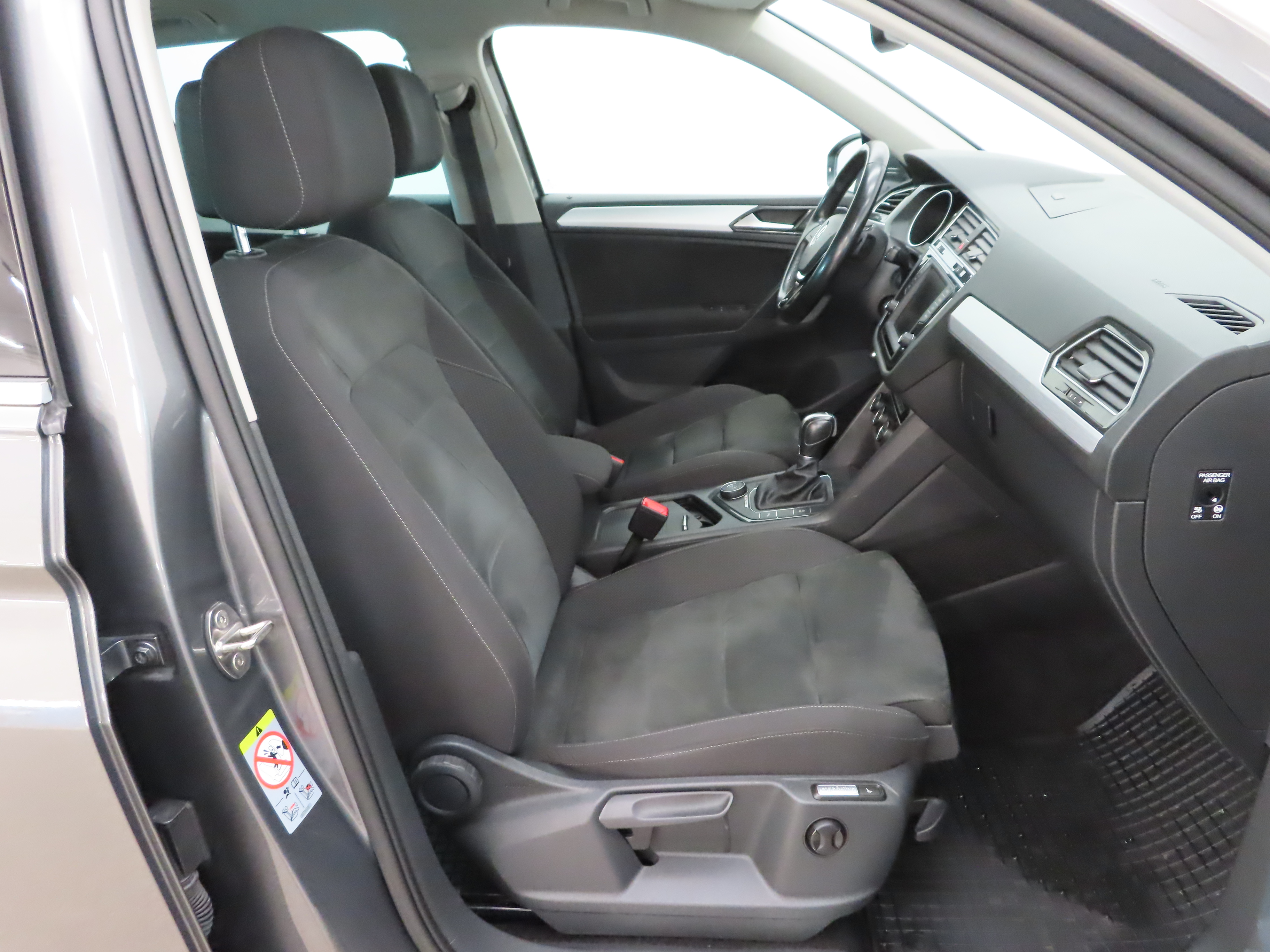 Volkswagen Tiguan 2017, kuva 6/10